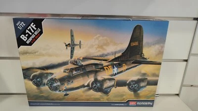 B 17 F Memphis Belle fortezza volante bombardiere 1-72 modellino Academy 12495 - Immagine 1 di 2