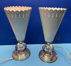 Lampe de bureau vintage MCM finition blanche à cône atomique avec base en verre 12"