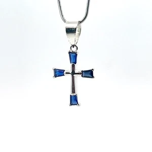 Ciondolo A Croce In Zaffiro Blu Creato In Laboratorio In Argento Sterling .925 - Foto 1 di 6