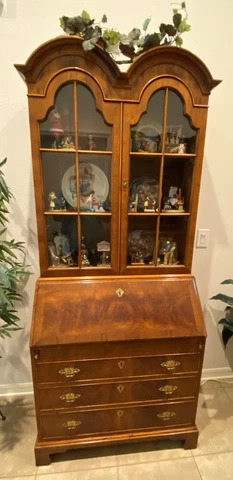 Henredon "Folio 10" Chippendale Style Double Arch Top Secretary in FLAME WALNUT Cover