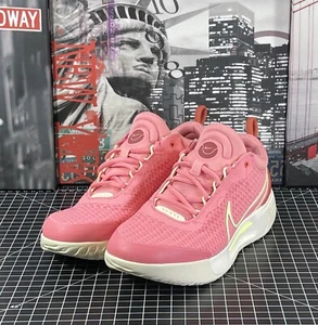 Nike Zoom Court Pro Coral Tiza/Apenas Volt HC Mujer Talla 8.5 Tenis Zapatos NUEVO - Imagen 1 de 12