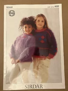 MÄDCHEN KINDER MOHAIR PULLOVER 22”-28" VINTAGE STRICKMUSTER SIRDAR 4699 - Bild 1 von 2
