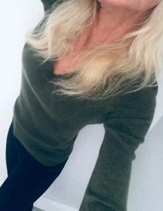 RRP£155 BNWT J CREW Designer Cashmere Deep Moss Green Classic V Neck Jumper XS - Picture 1 of 12