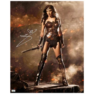 Gal Gadot handsigniertes Batman vs Superman Wonder Woman 16x20 Foto - Bild 1 von 2