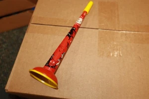 Silbato Kirchhof de colección litografía de hojalata Halloween bruja caminando hombre murciélago + - Imagen 1 de 24