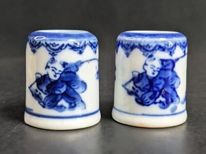 2x Nabeshima Ware Japón Azul Blanco Saki Taza De Colección - Imagen 1 de 9