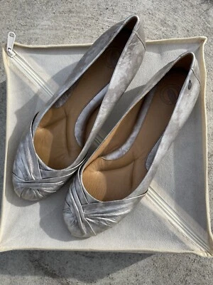 Zapatos planos de ballet acolchados de cuero Nurture para mujer estaño talla 10 nuevos sin etiquetas plata platino Foto 1 de 4