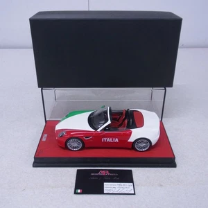 MR COLLECTION 1/18 Alfa Romeo 8C Spider Tricolore Italia One-Off Model - Picture 1 of 18
