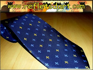 SILK TIE BLUE LIS FLOWERS ROYAL FASHION DESIGN UNITED KINGDOM CORBATA SEDA - Picture 1 of 2