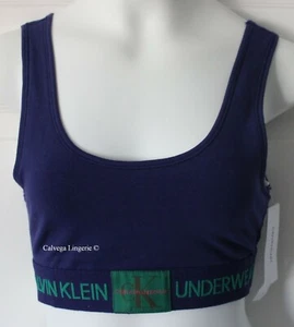 Nuevo con etiquetas Calvin Klein QF4918 ""Monograma"" Inalámbrico Algodón Logotipo Bralette, Púrpura (489) S - Imagen 1 de 6