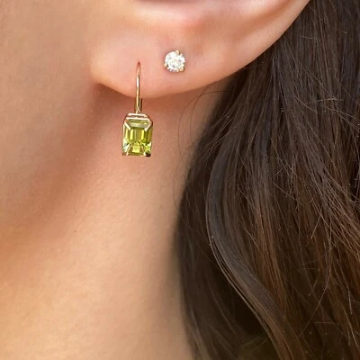 14K Yellow Gold & Genuine Peridot Leverback Earrings Emerald Cut........7 x 5 MM - Image 1 of 4
