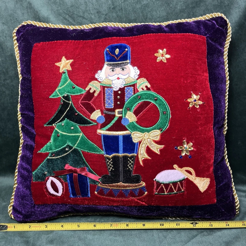 Almohada Cascanueces Ralph Lauren De Colección Terciopelo Púrpura Decoración de Navidad Foto 1 de 4