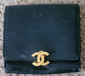 AUTÉNTICO ESTUCHE MONEDERO CHANEL VINTAGE CUERO DORADO LOGOTIPO CC USADO NEGRO - Imagen 1 de 15