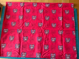 ARSENAL Crest Football Club AFC Cotton Fabric Remnant 32"W x 25"L FC Footy Red - Picture 1 of 2