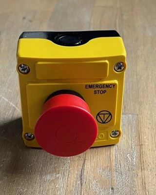 BACO LBX15301 RED EMERGENCY STOP PUSH PULL MUSHROOM BUTTON NEW - Image 1 of 4