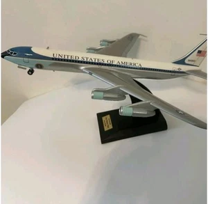 Danbury Mint Air Force One SAM 26000 Boeing 707-320B Diecast Model Plane 1:110 - Picture 1 of 15