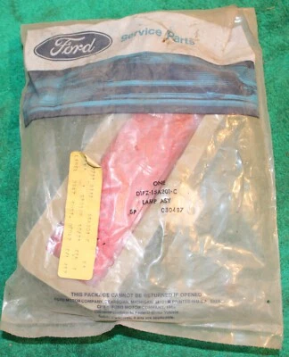 1971-1980 Ford Pinto Mercury Bobcat NOS RH REAR BODY SIDE MARKER LIGHT LAMP Red - Image 1 of 3