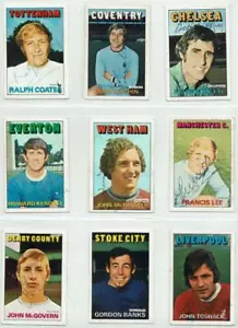 1972 -1973 signed A&BC Football Red Back set Pick your card Complete your set - Foto 1 di 67