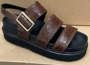 Sandali nuovi con scatola Clarks donna ORIANNA OVER marroni in pelle di coccodrillo - Foto 1 di 1