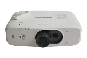 Panasonic PT-EZ57 Projektor Beamer | WUXGA 1920x1200 | 5000 ANSI LUMEN | 2644h - Bild 1 von 2