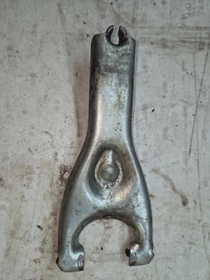 Braço de lança de embreagem 1966 a 1971 CJ5 com Buick v6 - Imagem 1 de 4