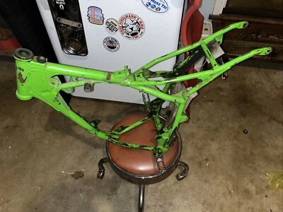 Зеленое рамное шасси 1996 Kawasaki Kx60 Kx 60 32160-1053 - Изображение 1 из 3