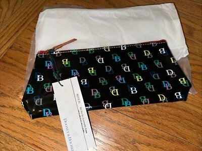 Bolso de Cosméticos Dooney & Bourke On the Go DB Signature Pouch Belleza Estuche Negro Nuevo Foto 1 de 2