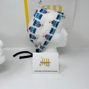 Cappello/Berretto Scrub Chirurgico Snoopy Traveling Unisex Teschio/Chemo - Foto 1 di 3