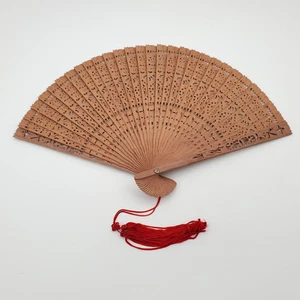 Ventilador de mano de madera tallada de colección con borla en caja hecho en República Popular China - Imagen 1 de 15