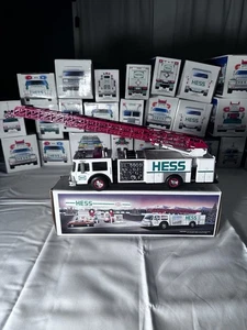 Camión de bomberos de juguete HESS 1989 banco grado A como nuevo en caja JKHessTrucks1 de colección - Imagen 1 de 5