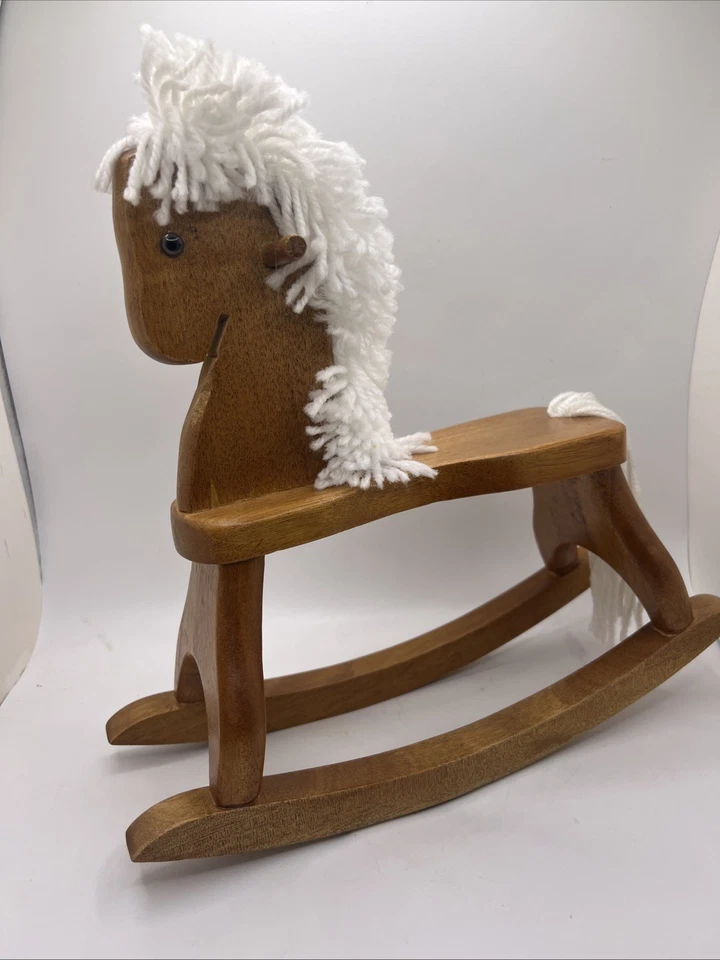 Muñeca de madera tamaño caballo mecedor pony hilo blanco melena roble juguete para niños 11" de alto Foto 1 de 4