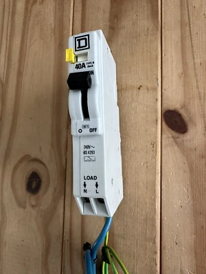 SQUARE D 40A 30MA RCBO QOE140B03 1 POLE TYPE B B40 QOE PLUG older type - Image 1 of 3