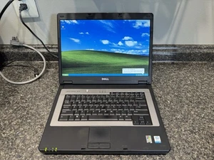 Laptop Dell Inspiron B130 Intel Celeron M 1,4 GHz 512 MB RAM 40 GB HDD Windows XP - Imagen 1 de 9