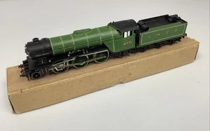 00 Gauge 'Green Arrow' Locomotive and Tender A kit-Built Brass - Picture 1 of 10