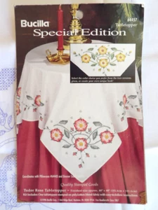 Bucilla Special Edition 64457 Tabletopper 40" x 40" Rosen LESEN - Bild 1 von 5