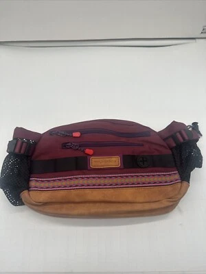 Wilderdog Utility Pack Huckleberry Fanny Pack Treat Bag  3 Seperate Compartment - Image 1 of 3