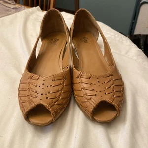 Alpargatas Peep Toe de cuero bajo 9,5 marrón usadas en excelente estado - Imagen 1 de 5