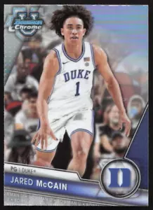 2023-24 Bowman University Chrome #18 Jared McCain rifrattore Duke Blue Devils - Foto 1 di 2