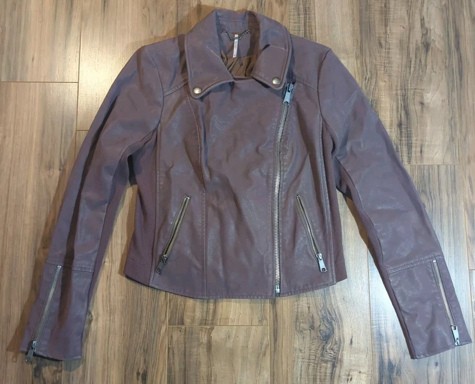 Chaqueta de moto Free People morada para mujer talla pequeña Foto 1 de 4