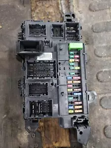 22 NAVIGATOR OEM Cabin Fuse Box ID# NU5T15604LABD - Picture 1 of 13