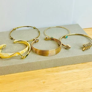 Bracciali Tono Oro Lotto Misto Collezione Indossabile - Foto 1 di 8