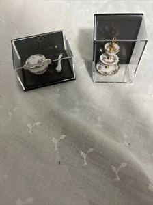 Vintage Miniature Dollhouse Reutter Soup Tureen & 3 Tiered, Suite Stand NIB - Picture 1 of 7