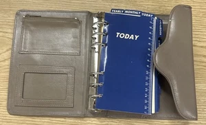 Vintage 1985 Day Timer Braun Leder?  6 Ring Planer Organizer mit Einsätzen lesen* - Bild 1 von 8