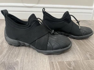 RARE John Fluevog Spyro Urban Angles Slip On Sneaker SOLD OUT Women's Size 9 - Picture 1 of 9