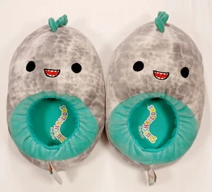 Squishmallows Hausschuhe Xander der T-Rex Dinosaurier grau & türkis groß Kinder Größe 2-3 - Bild 1 von 12