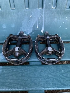 Vintage Bear Trap Style Pedals - VP-707 BMX & Mountain Bike 9/16” Old School - Picture 1 of 9