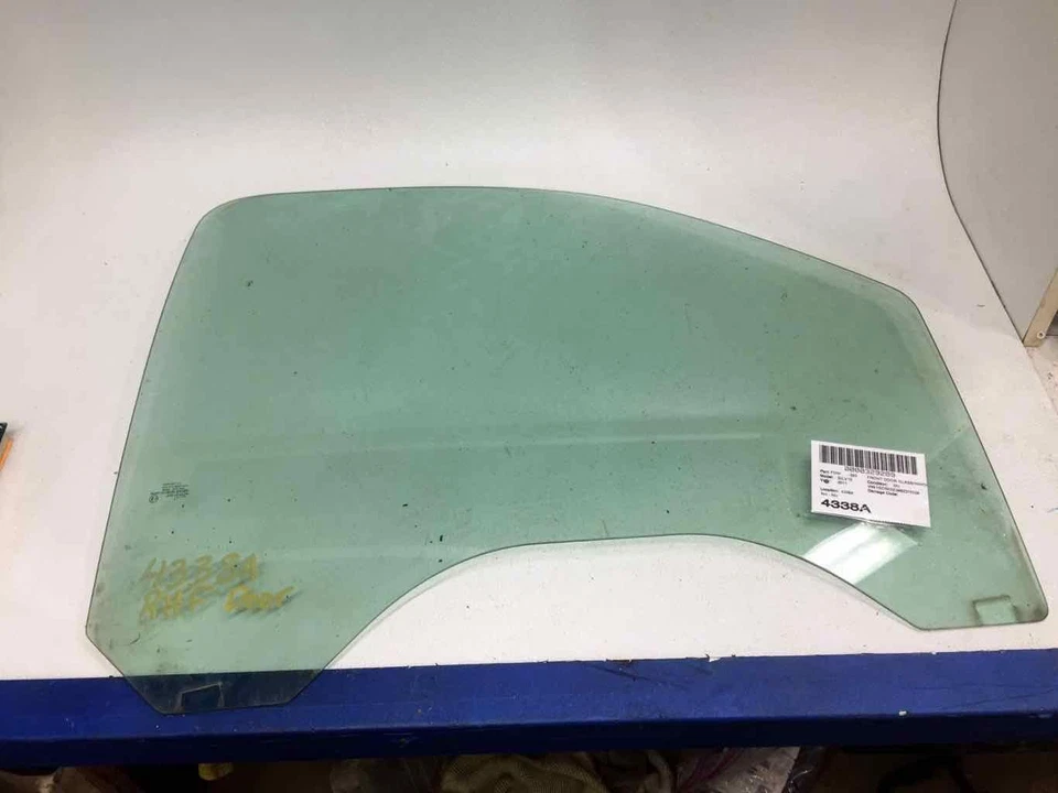 11 CHEVY SILVERADO 1500 Front Door Glass Passenger Side - Image 1 of 1