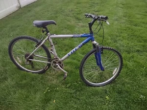 Trek 820 Mountain Bicycle needs back tire. - Picture 1 of 4