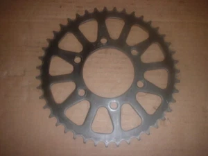 Piñón trasero Kawasaki ZX6R 2005-2001 520x43T - Imagen 1 de 3