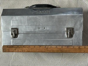 Vintage Aluminium ALADDIN Brotdose mit Union und kanadischen Aufklebern. Schön!👍🏻 - Bild 1 von 9